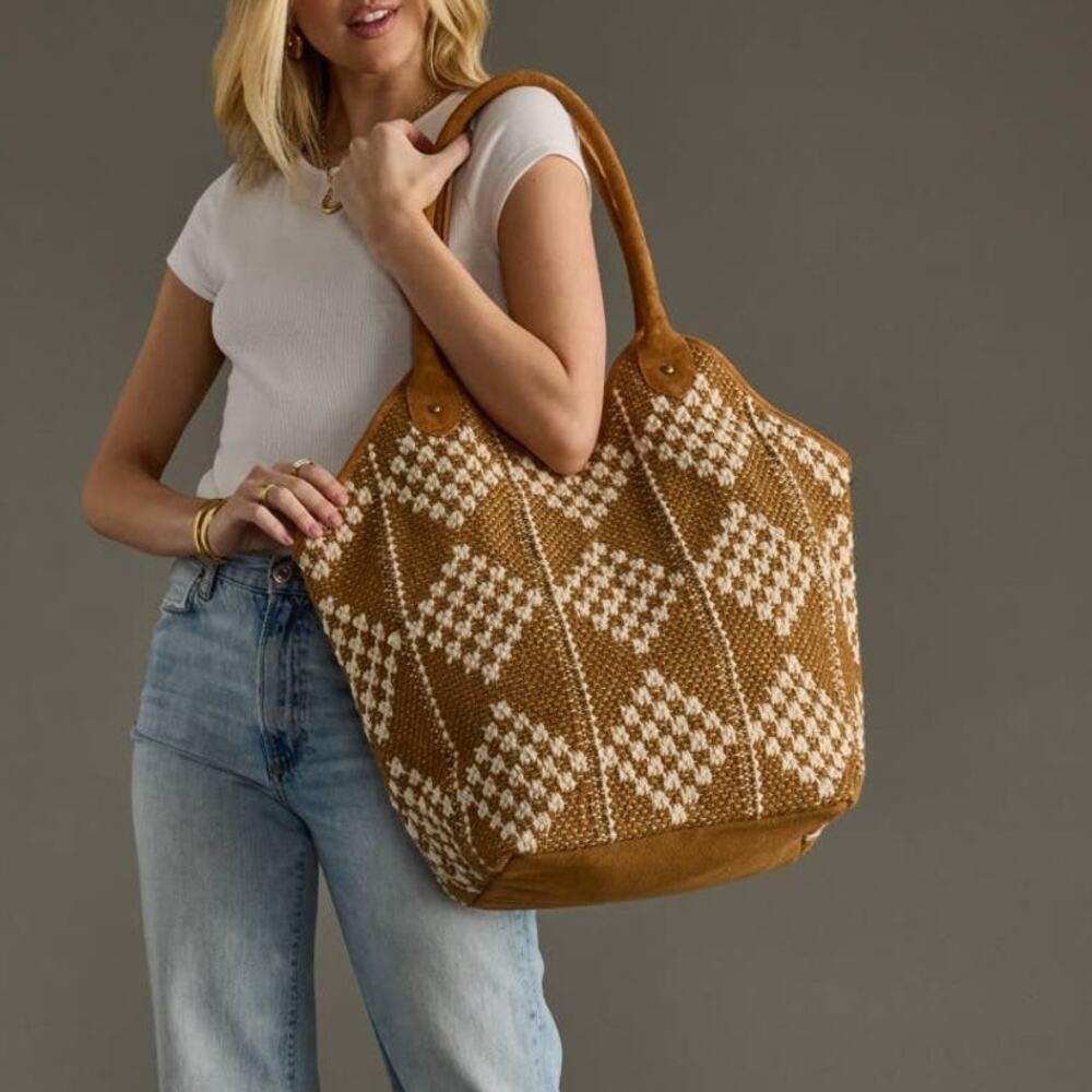 Brown Cream Diamond Woven Tote Bag - Picture 3 of 5
